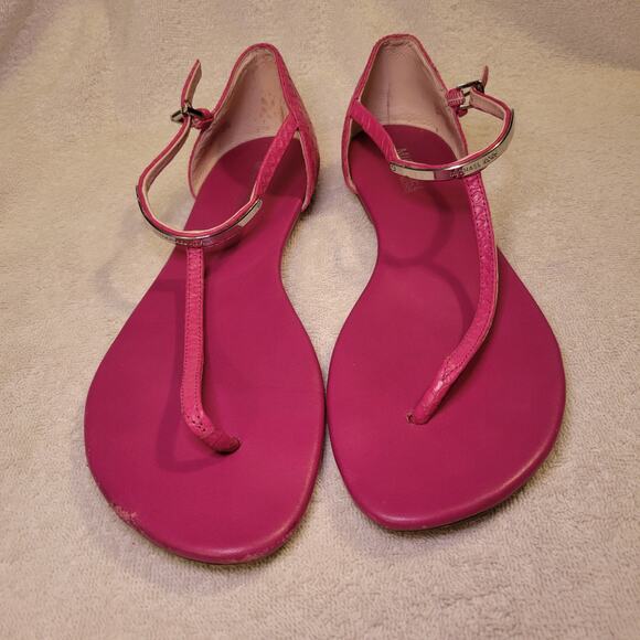 Michael Kors Flat T-Strap Leather Sandals Fuchsia Pink Woman's 9M Logo Plate - Picture 2 of 8